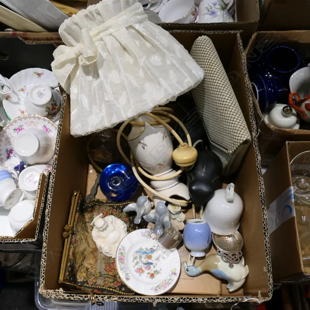 LOT ASST CHINA/BAGS/ELEPHANTS ETC Image 1++