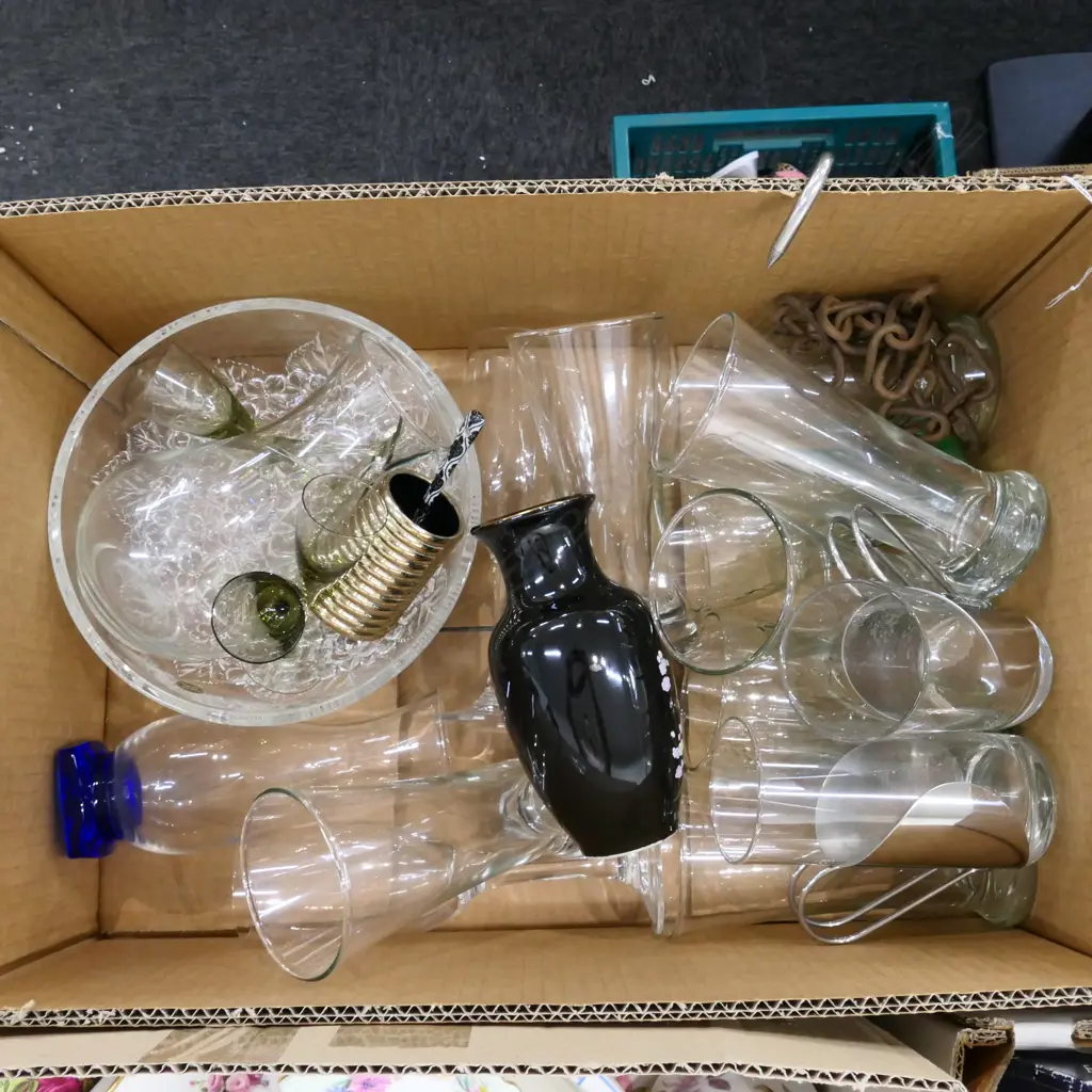 BOX OF ASSORTED GLASSES, ETC Image 1++