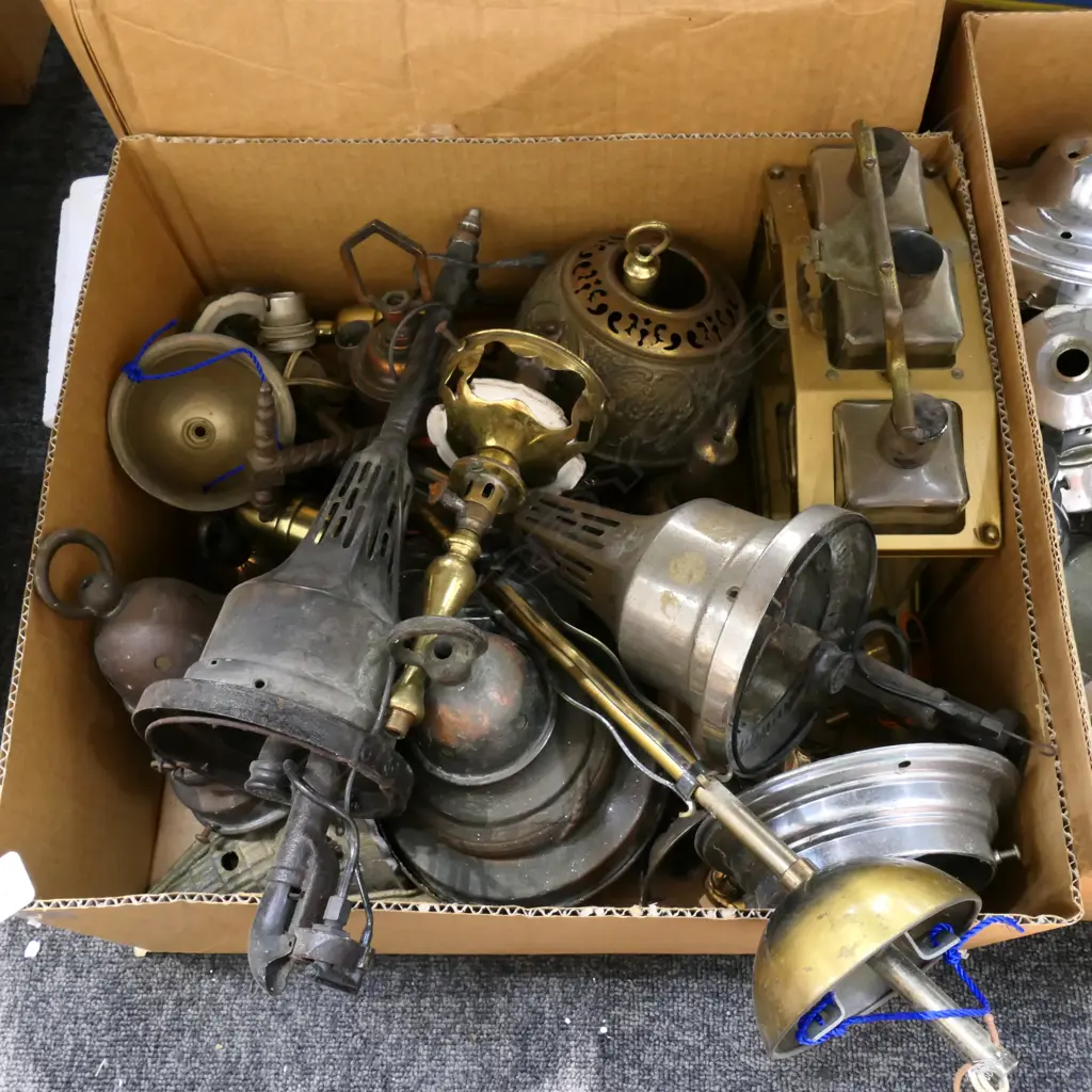 BOX LOT ASST. VINTAGE LIGHTING ATTACHMENTS Image 1++
