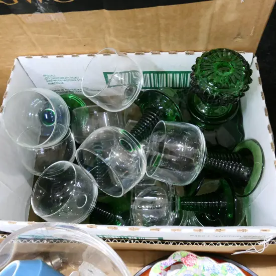 BOX LOT GREEN RETRO GLASSES AND DECANTER