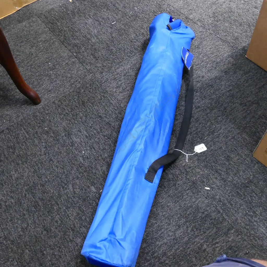 FOLDING CAMP CHAIR-AS NEW  Image 1++