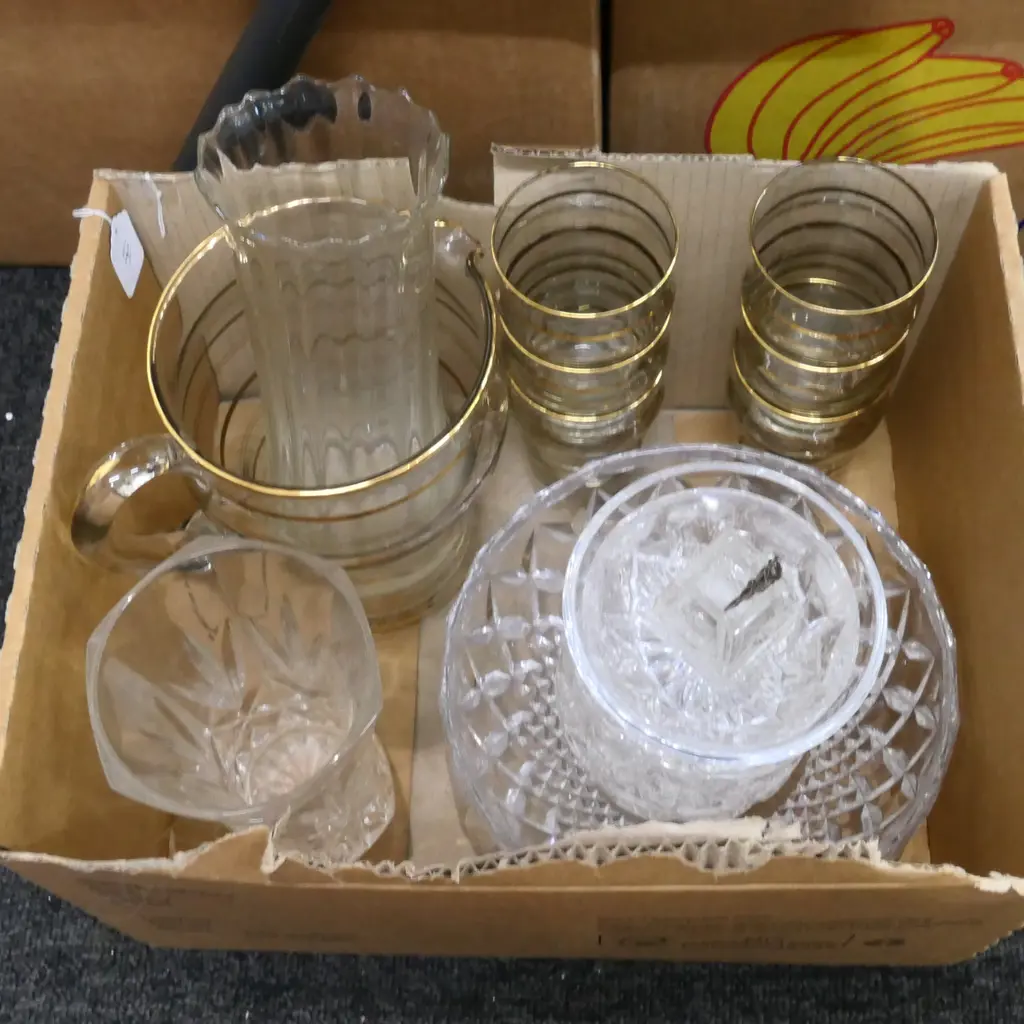 LOT CRYSTAL & GLASSWARE Image 1++