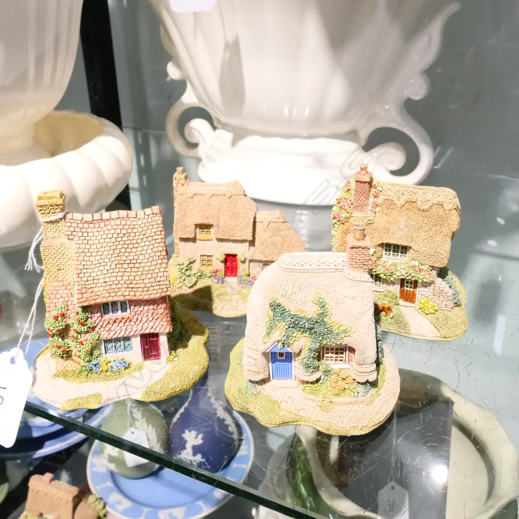 4 X LILLIPUT HOUSES ONE AF CHIPPED Image 1++