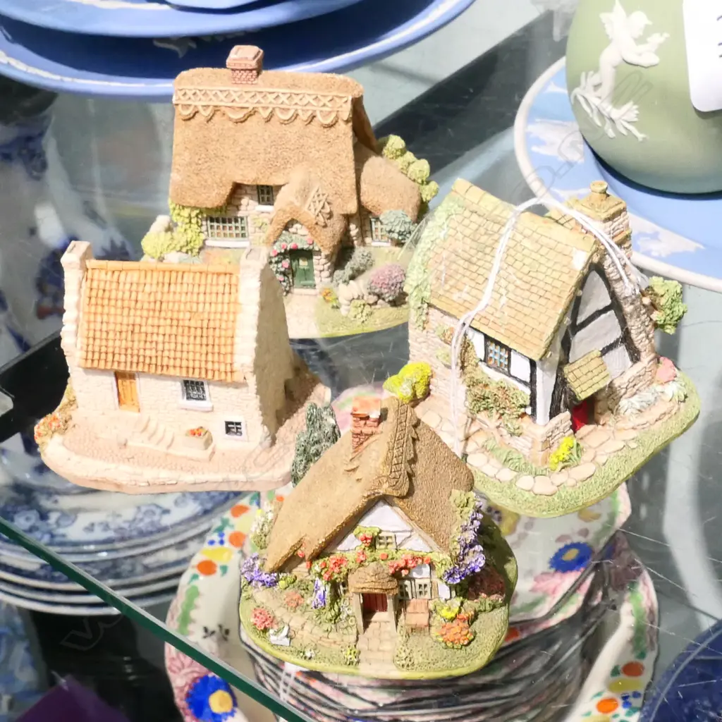 4 X LILLIPUT HOUSES Image 1++