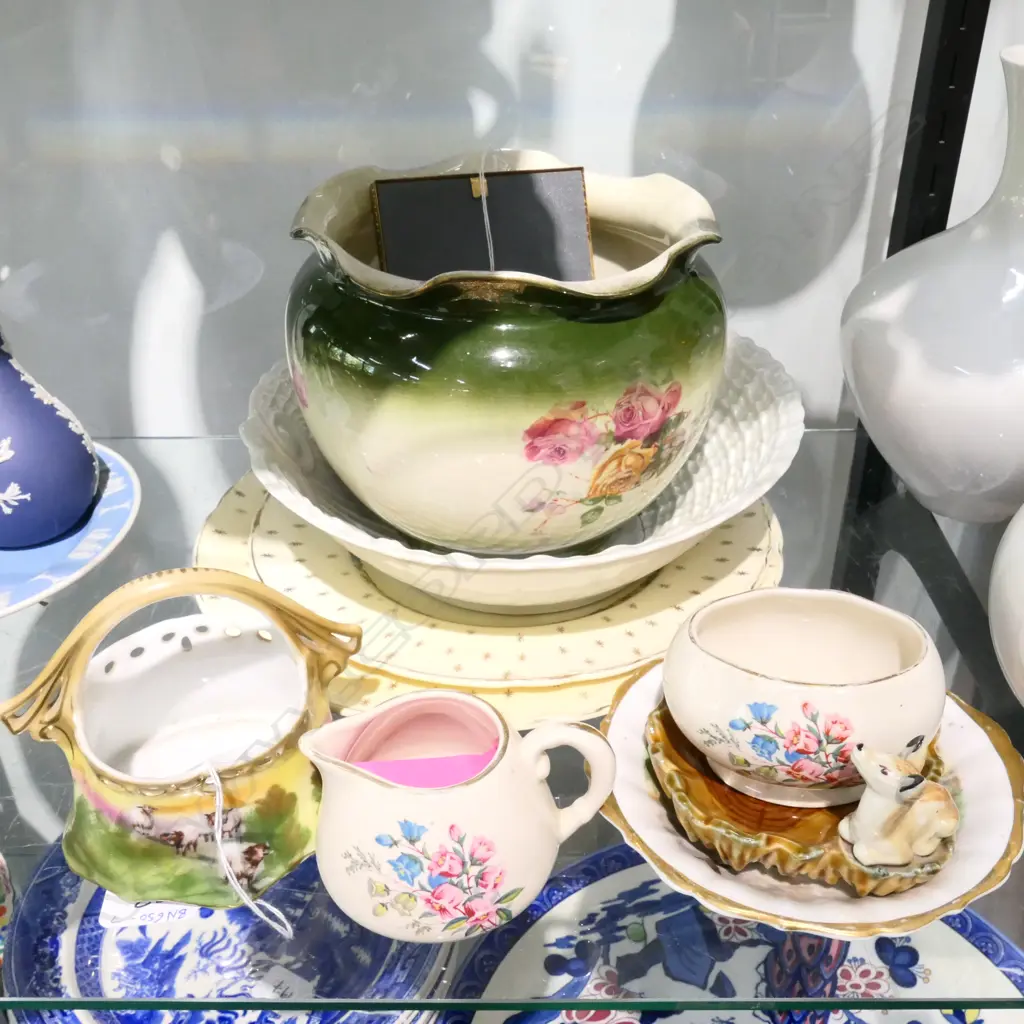 LOT CHINA INCL WADE + PICTURE FRAME Image 1++
