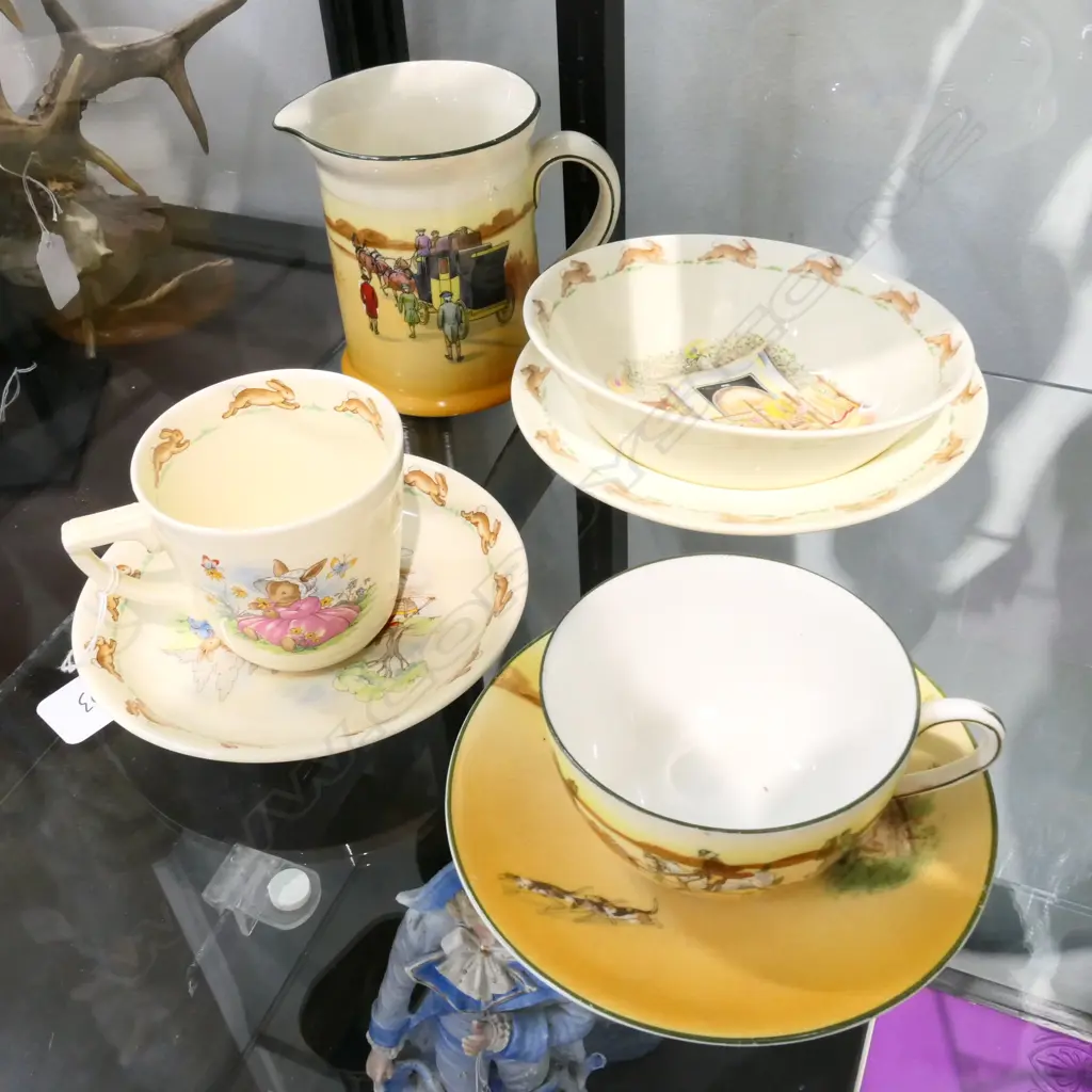 COLLECTION DOULTON PIECES INCL BUNNYKINS Image 1++