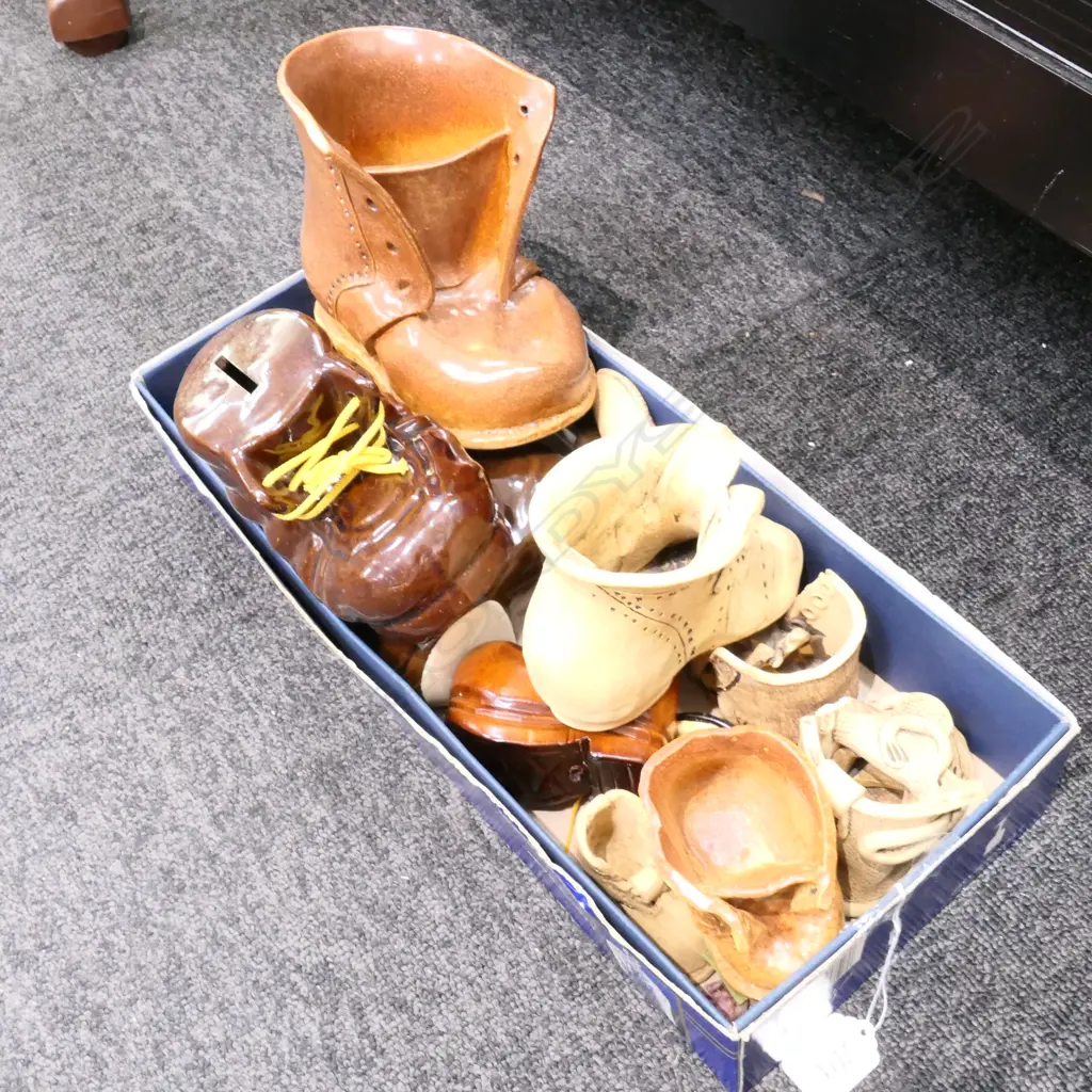 COLLECTION POTTERY ETC BOOTS Image 1++
