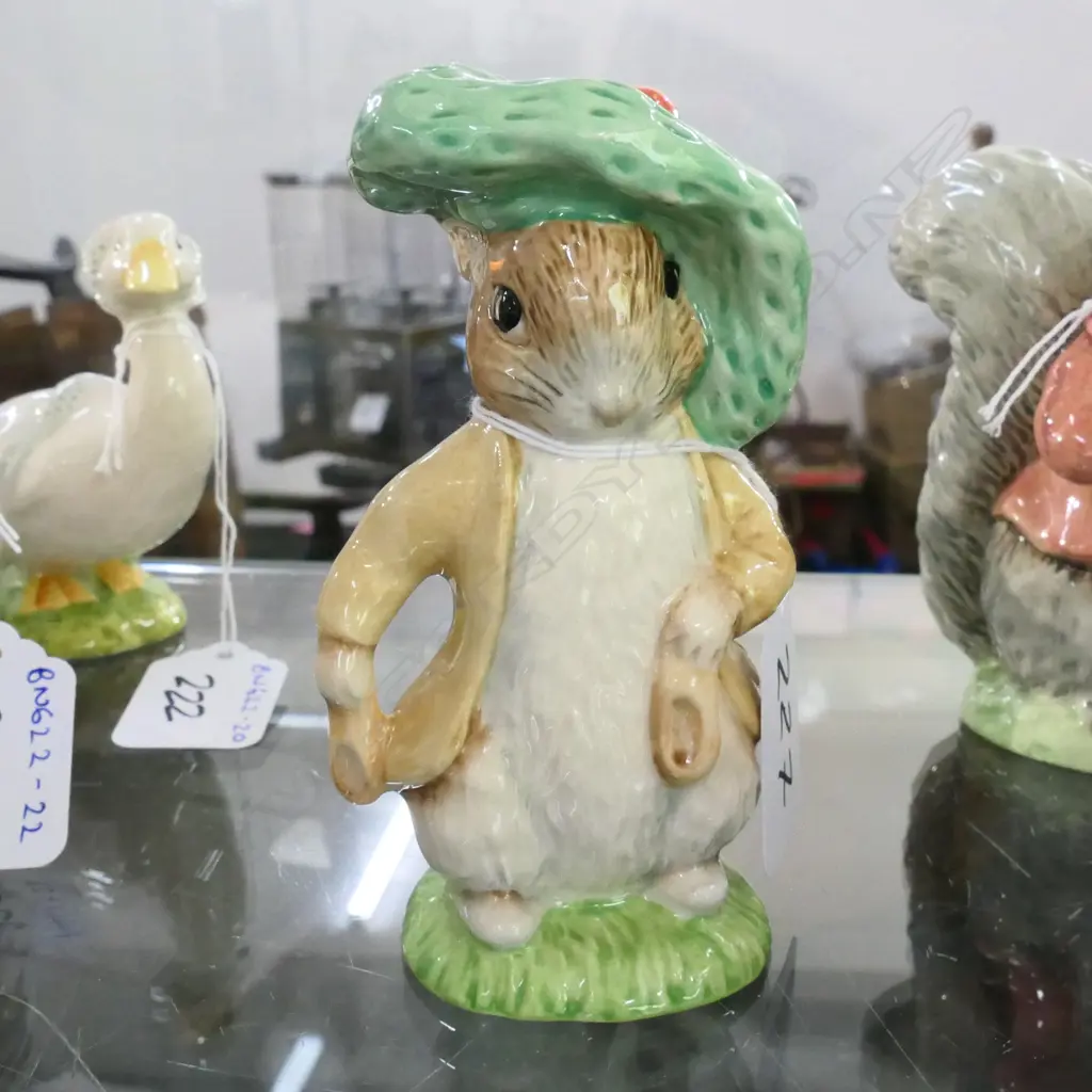 ROYAL ALBERT BEATRIX POTTER FIGURE 'BENJAMIN BUNNY' Image 1++
