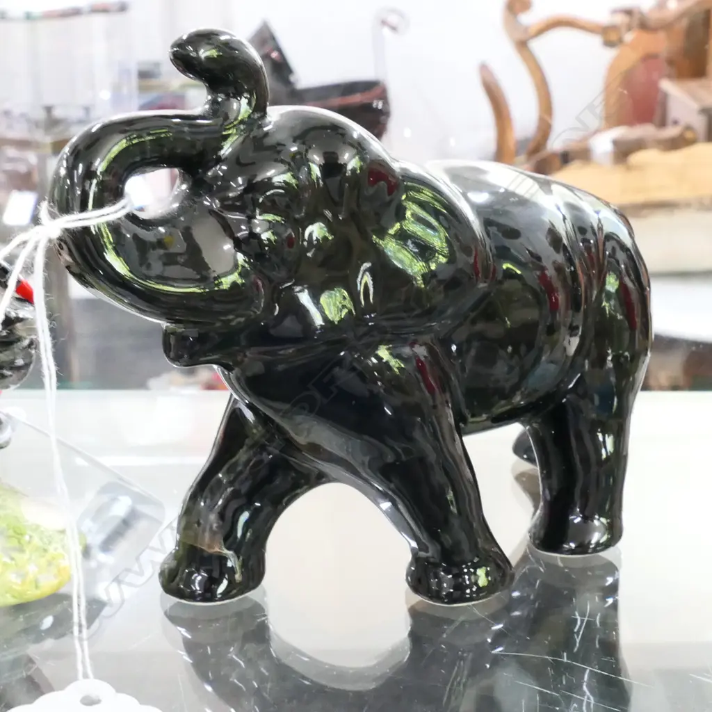 CROWN LYNN  BLACK ELEPHANT L.140mm Image 1++