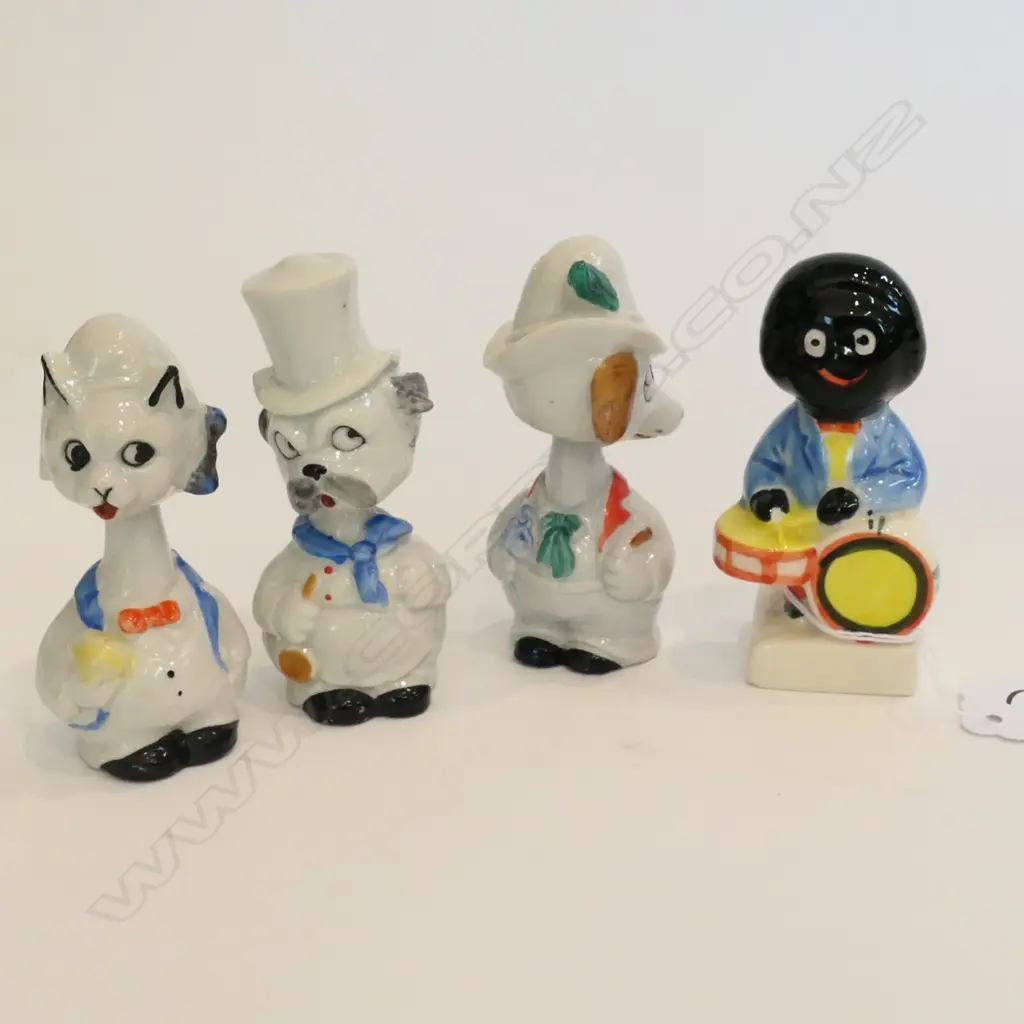 LOT 4 SMALL CHINA FIGURES Image 1++