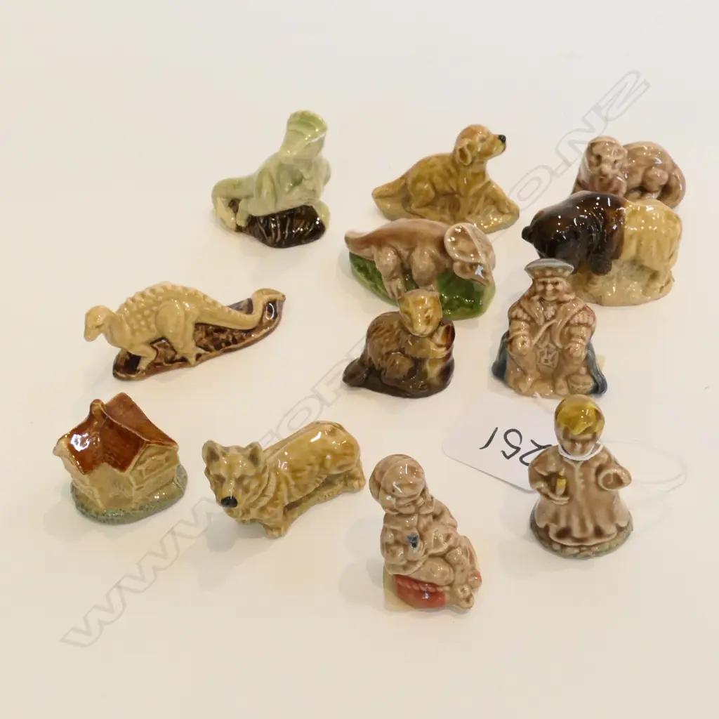 12 ASST WADE FIGURINES Image 1++