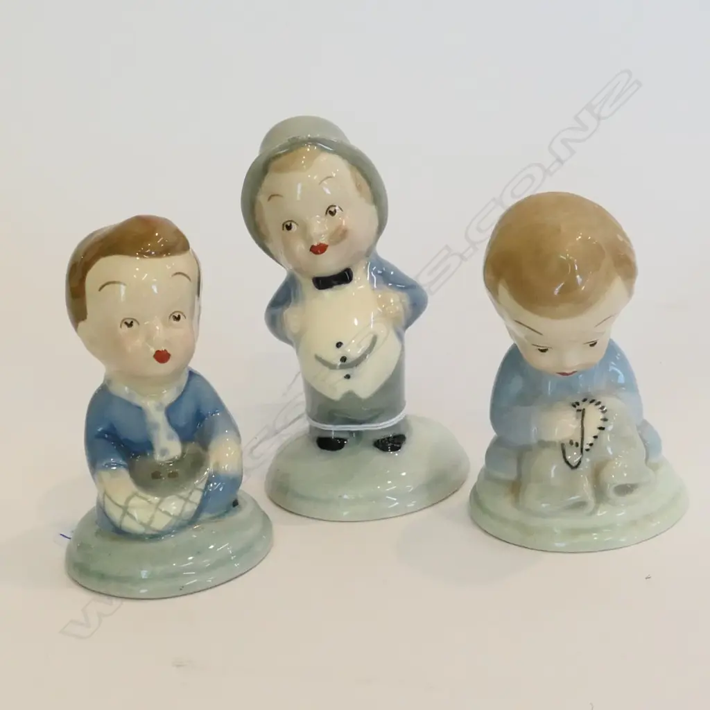 3 WADE FIGURES - BEGGAR / TAILOR / RICH MAN Image 1++