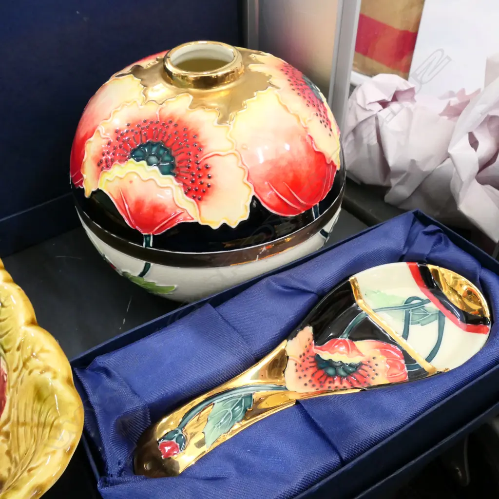 2 PCES BOXED TIPTON WARE; VASE AND SPOON Image 1++