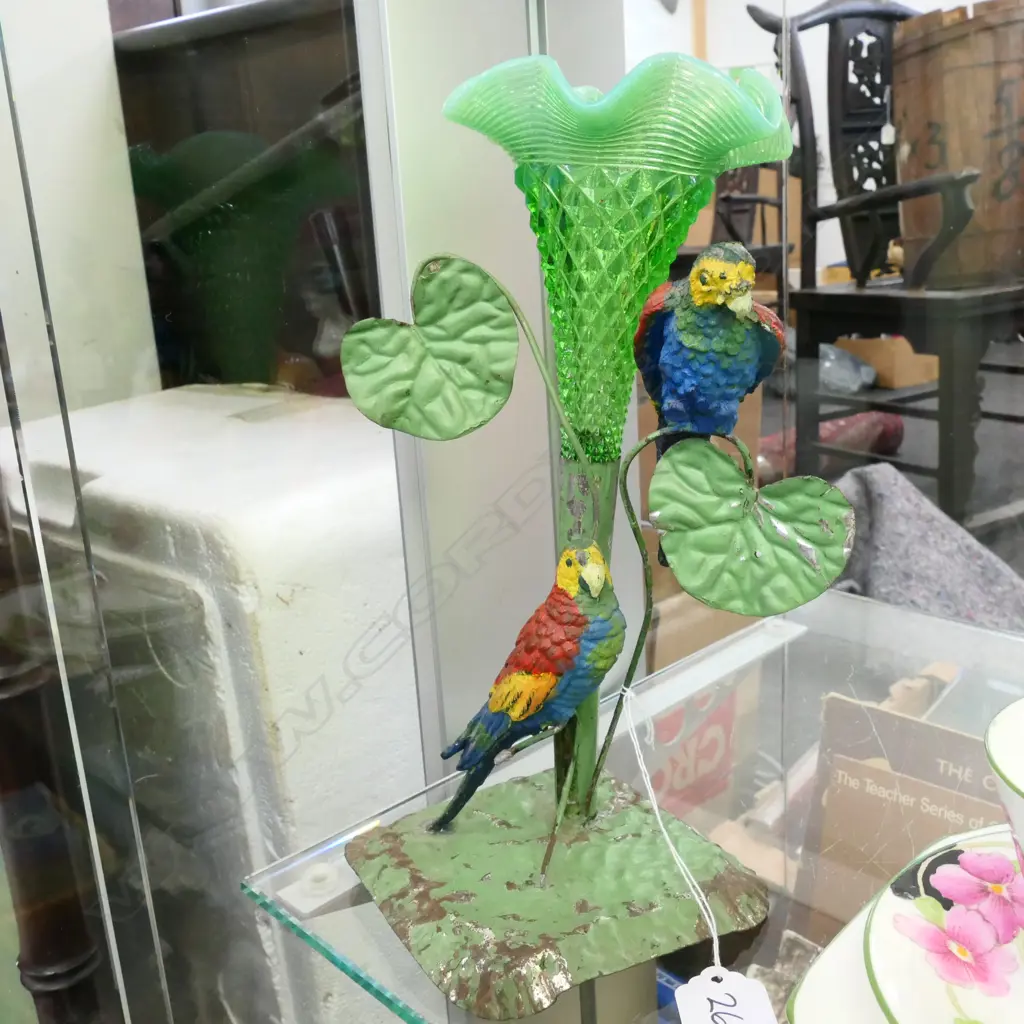 VICT EPERGNE WITH METAL PARROTS ON STAND H 240 MM Image 1++