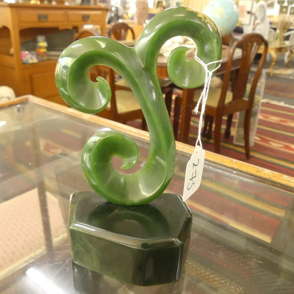MAORI NEPHRITE SCULPTURE - 3 SCROLLING FRONDS... Image 1++
