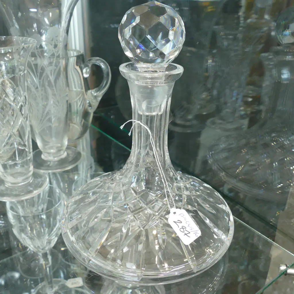 CRYSTAL SHIPS DECANTER WITH STAR CUT BASE H 270 MM Image 1++