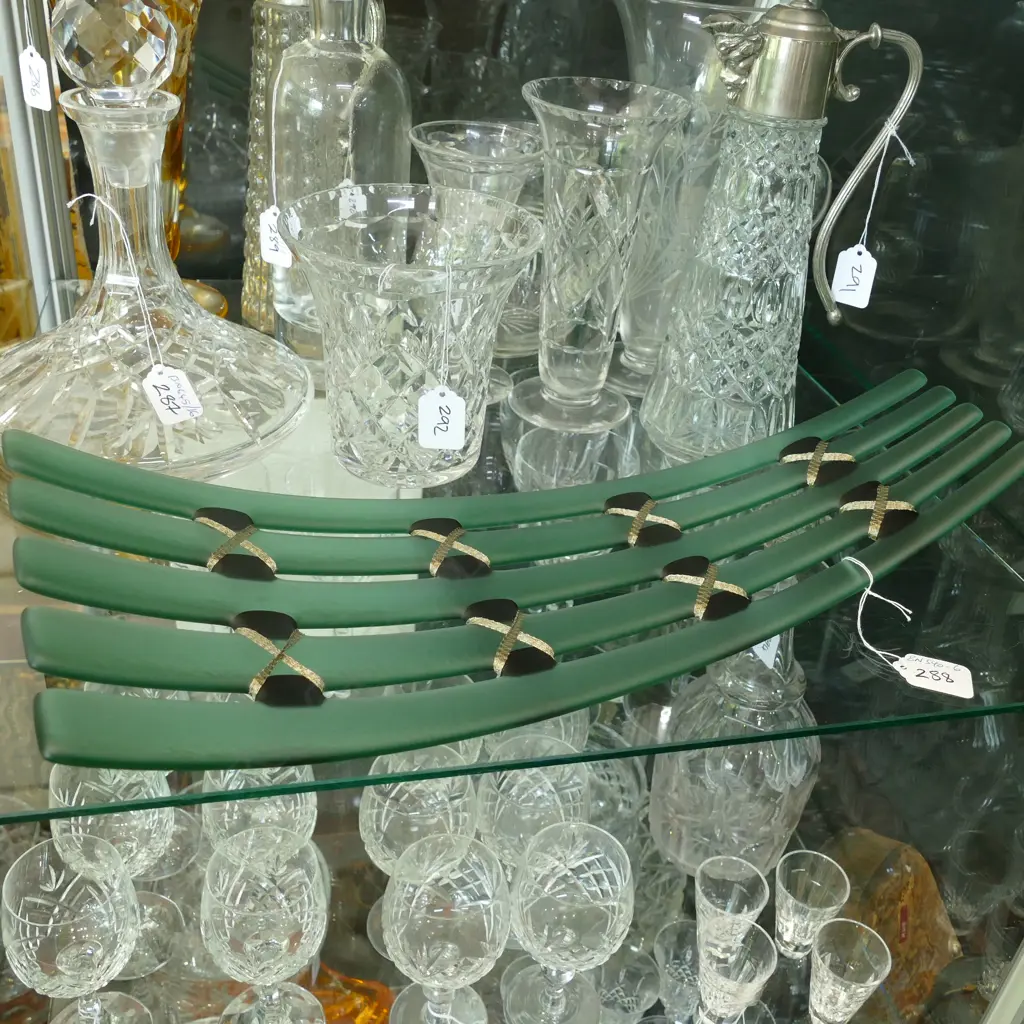 KAHU DESIGN HAND FUSED GLASS SCULPTURE 'HAERENGA' Image 1++