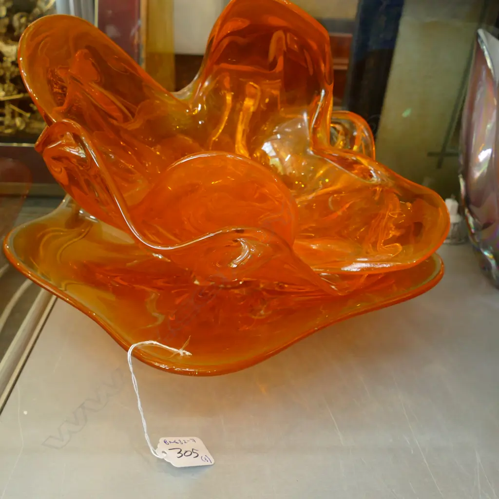 3 ORANGE ART GLASS BOWLS - LARGEST W. 380MM Image 1++