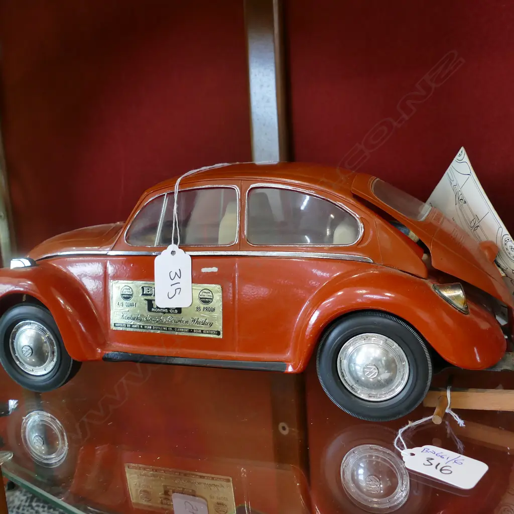 JIM BEAM DECANTER RED VW BEATLE L370MM Image 1++