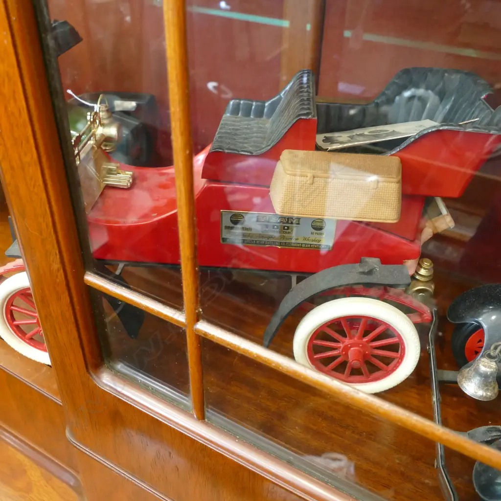 2 JIM BEAM DECANTERS MODEL T FORD + OTHER AF Image 1++