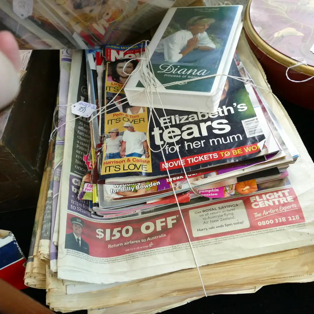 2 BOARD GAMES + HISTORICAL ROYALTY NEWSPAPERS ETC Image 1++