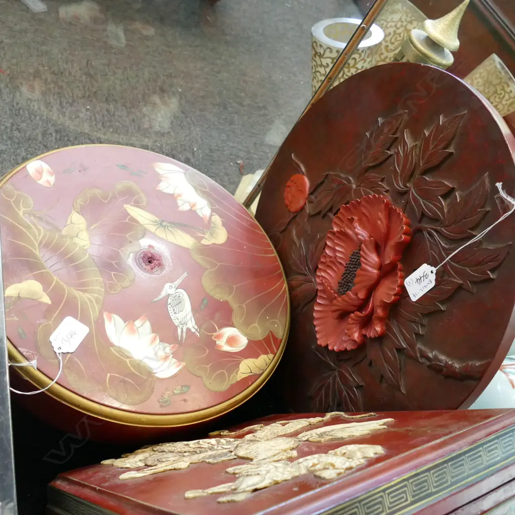 CHINESE LACQUER HORS D'OEUVRES SET W CHINA DISHES + CARVED LACQUER PANEL Image 1++