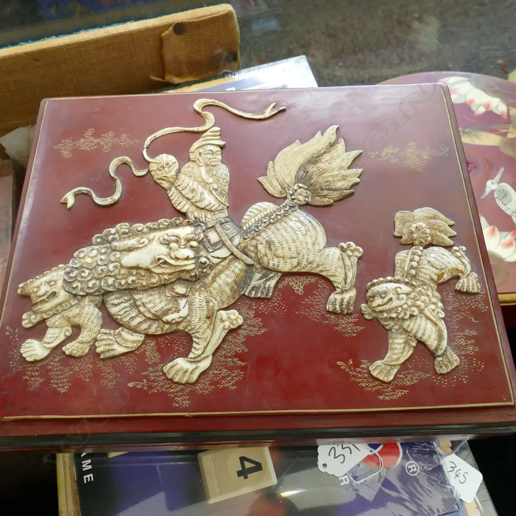 OLD ORIENTAL LACQUER BOX W/ CARVED BONE APPLIED... Image 1++