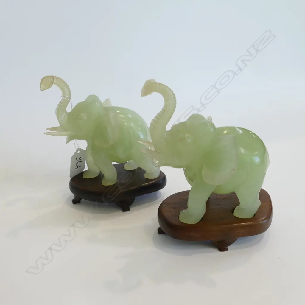 PR OF JADE LIKE ELEPHANTS 120MM L Image 1++