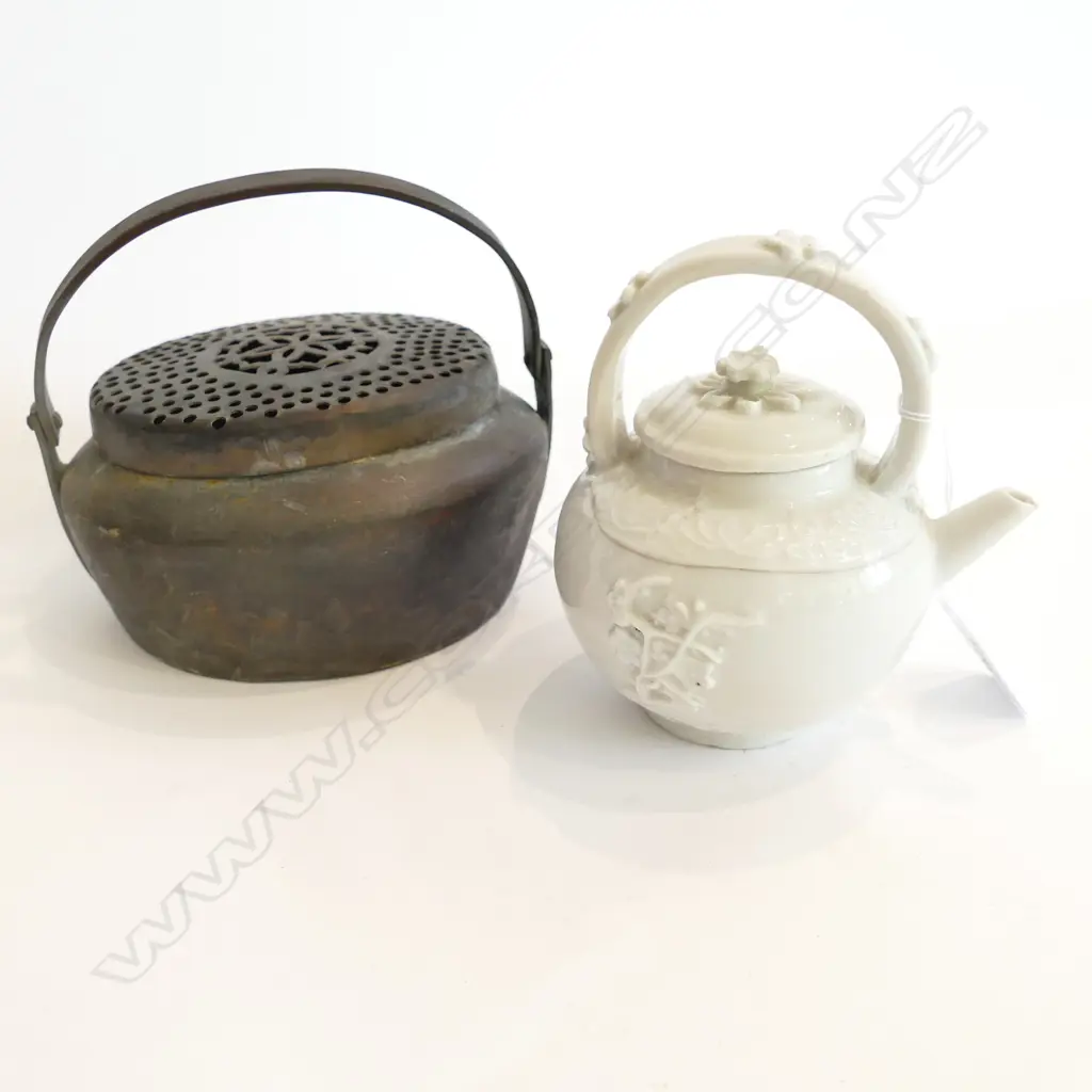 INCENSE BURNER & DEHUA WHITE PORCELAIN TEAPOT (POSSIBLY 18thC) Image 1++