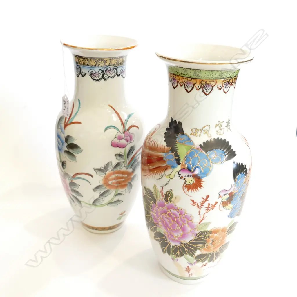 PR OF CHINESE VASES WITH HAND PAINTED FLORAL DECORATION H 360 MM Image 1++