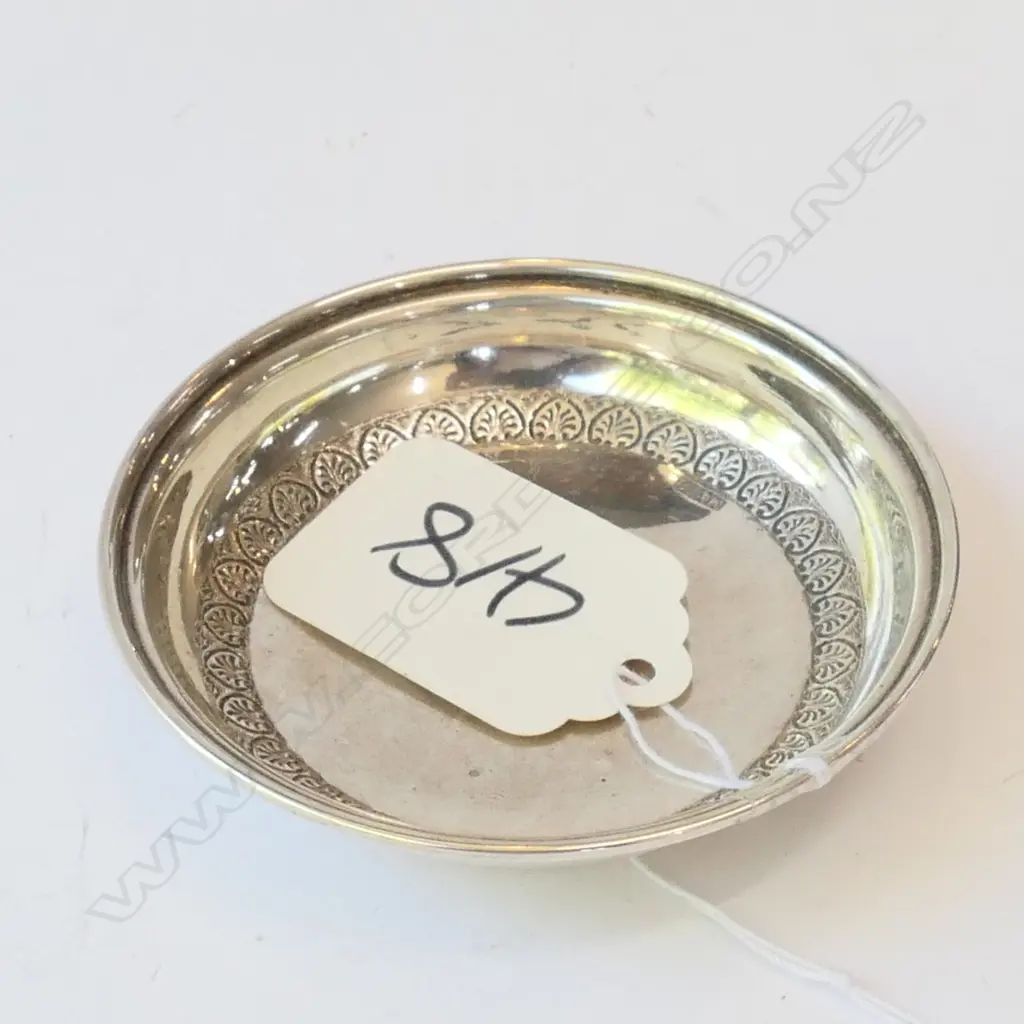 Round pin dish  MA 900 persian? 14 grams Image 1++