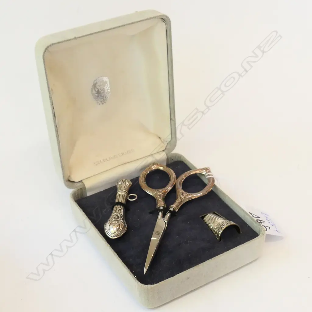 SILVER 3 PCE SEWING SET IN BOX Image 1++