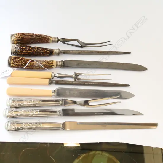 ASST CARVING SETS