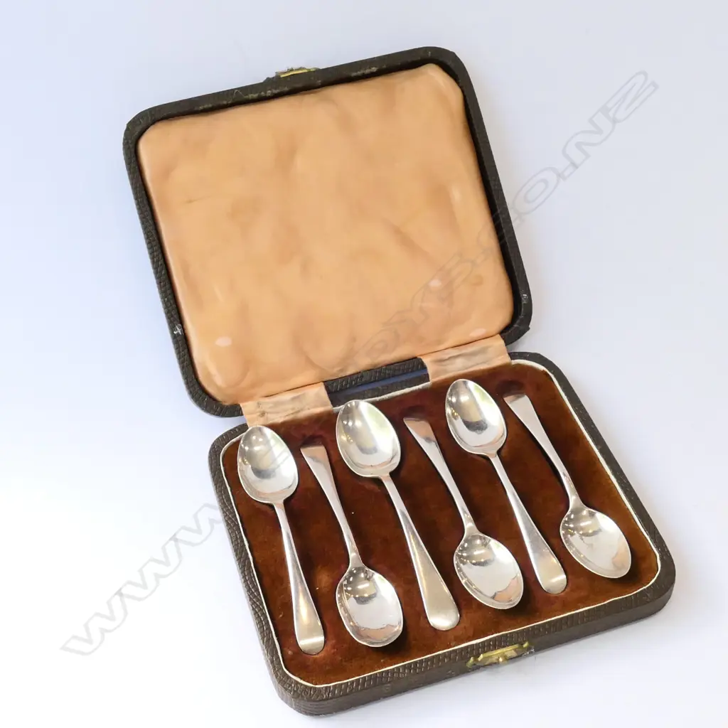 5 STG SILVER TEASPOONS SHEFFIELD 1942 BOXED + ONE OTHER 60 GRAMS TOTAL Image 1++