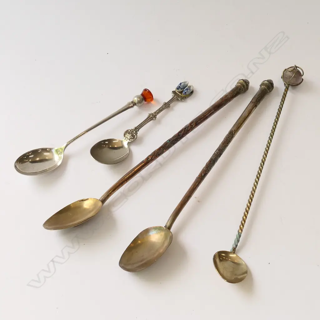 1 SILVER TEA SPOON/ HOLLAND PLATE SPOON & 3 OTHERS Image 1++