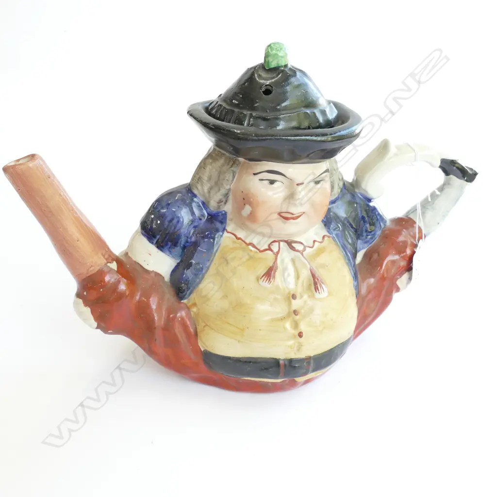ANTIQUE TOBY TEAPOT LIDDED H.160mm Image 1++