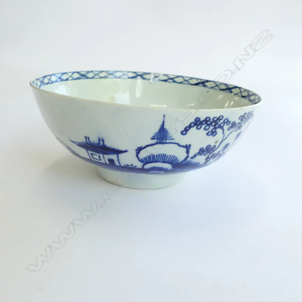 18thC ENGLISH BLUE & WHITE BOWL ... Image 1++