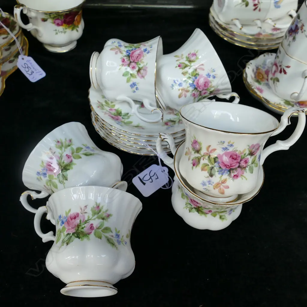 6 PCE ROYAL ALBERT MOSS ROSE CUP AND SAUCERS Image 1++