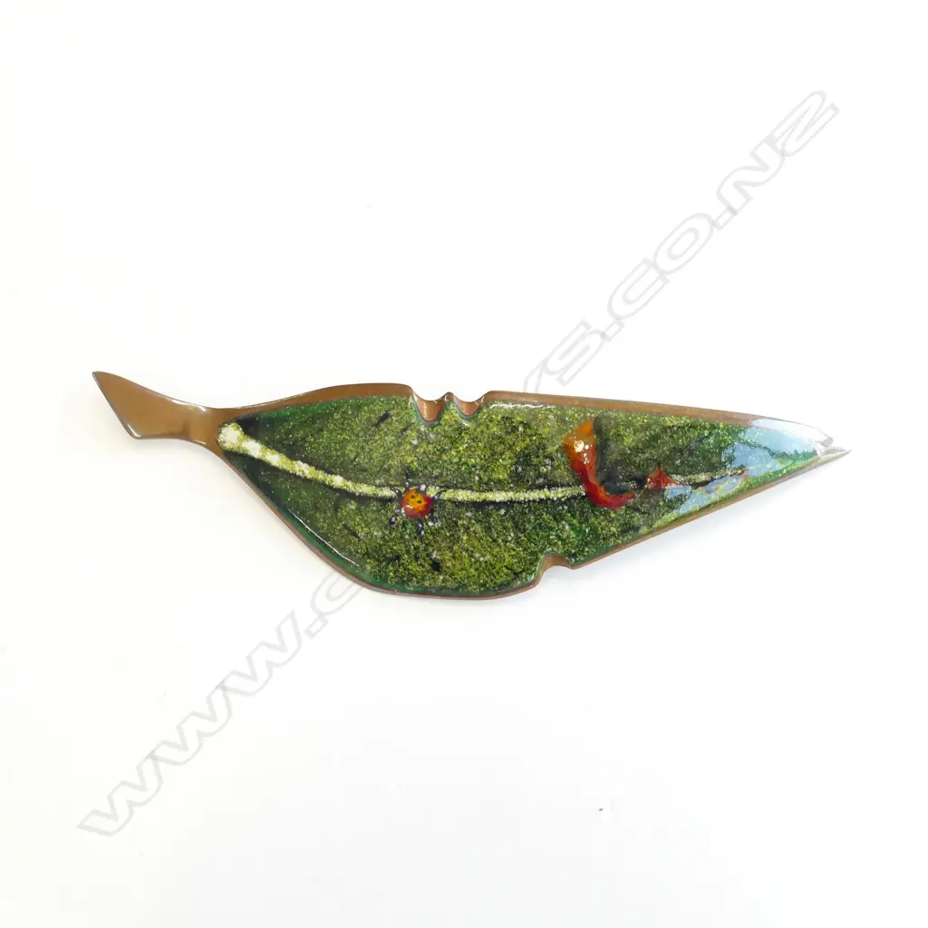ALAN HEYWOOD COPPER/ENAMEL GUM LEAF BROOCH Image 1++