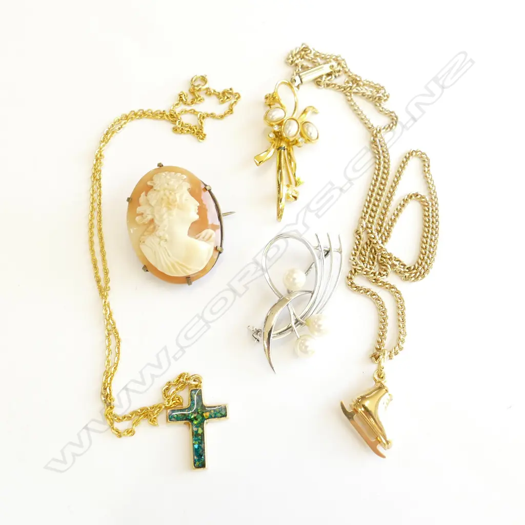 BAG OF GOLD & GP JEWELLERY; CAMEO; SIL PEARL BROOCH Image 1++