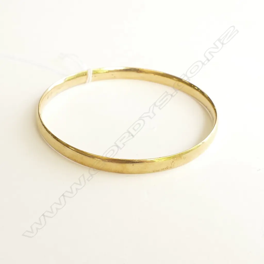 9CT GOLD BANGLE 22.10gms Image 1++