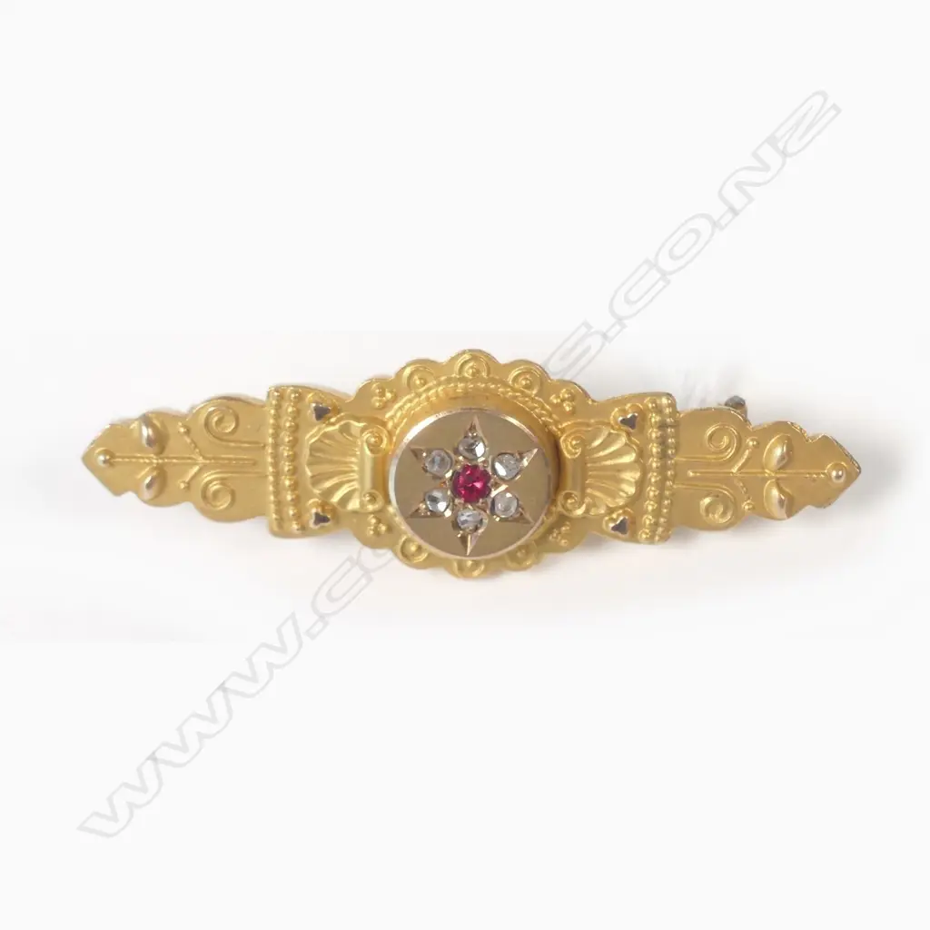 9CT VICT GOLD BROOCH DIAMOND SET Image 1++