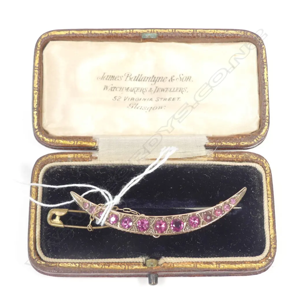 EDW 9CT CRESENT BROOCH ALMADINE GARNETS Image 1++