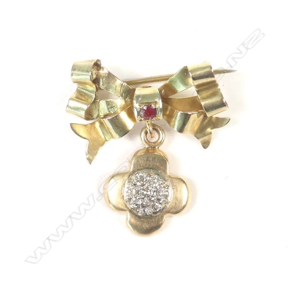 9CT GOLD AND DIAMOND BROOCH Image 1++