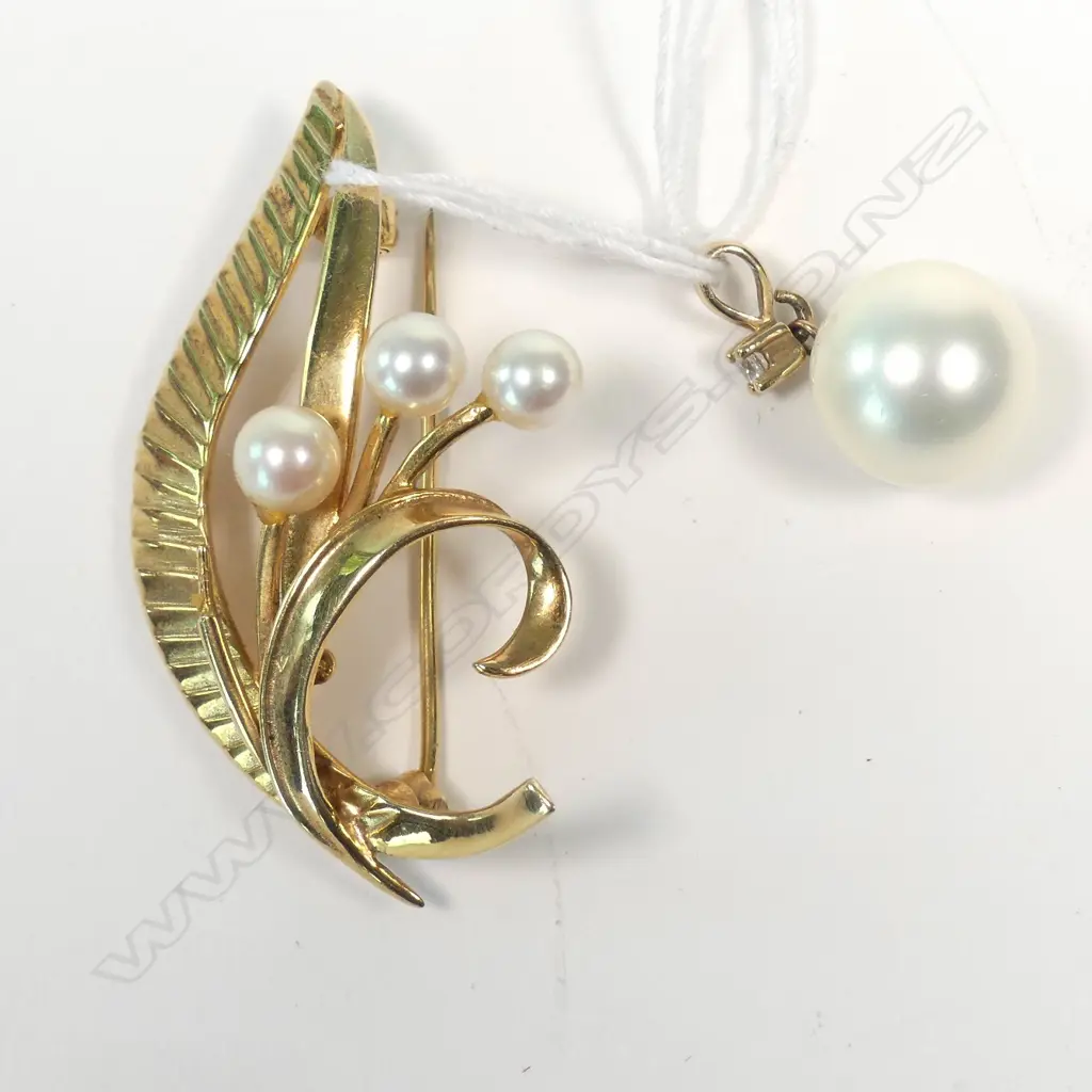 9CT GOLD & PEARL BROOCH/PENDANT Image 1++