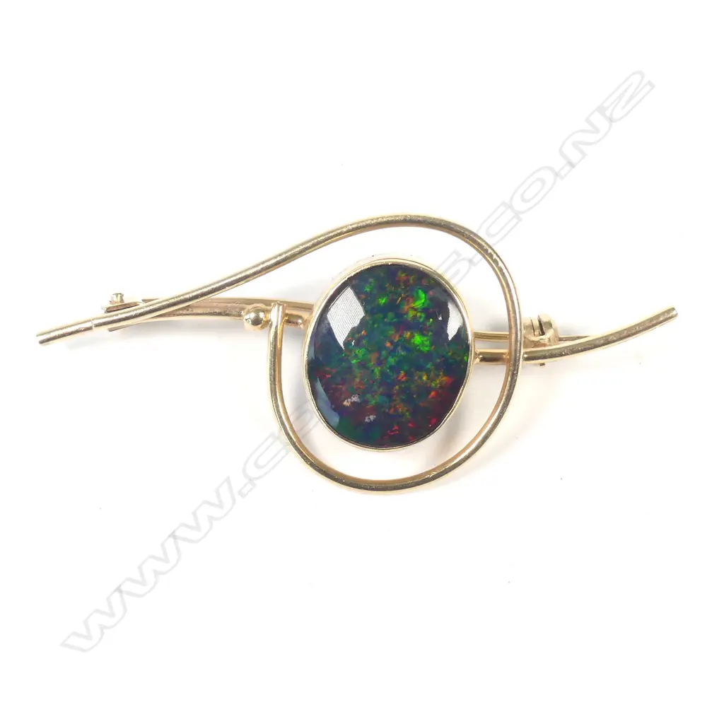 9CT GOLD OPAL DOUBLET BROOCH Image 1++