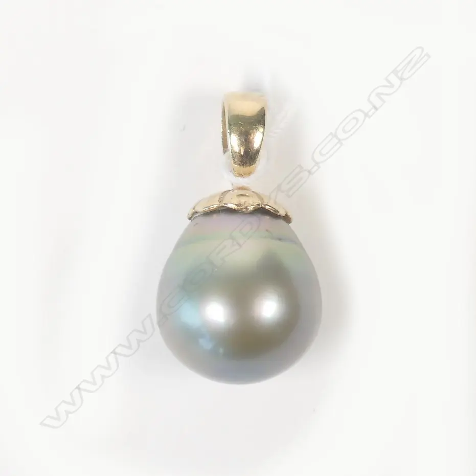 9CT GOLD AND BLACK PEARL PENDANT Image 1++