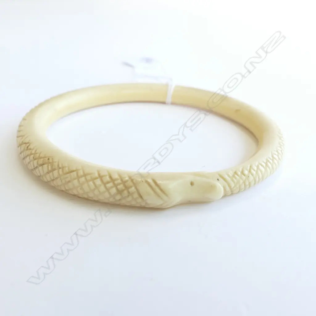 IVORY BANGLE, SNAKE BITING TAIL Image 1++