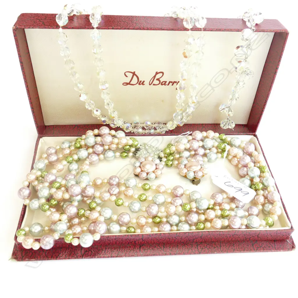 includes crystal necklace with bracelet Image 1++