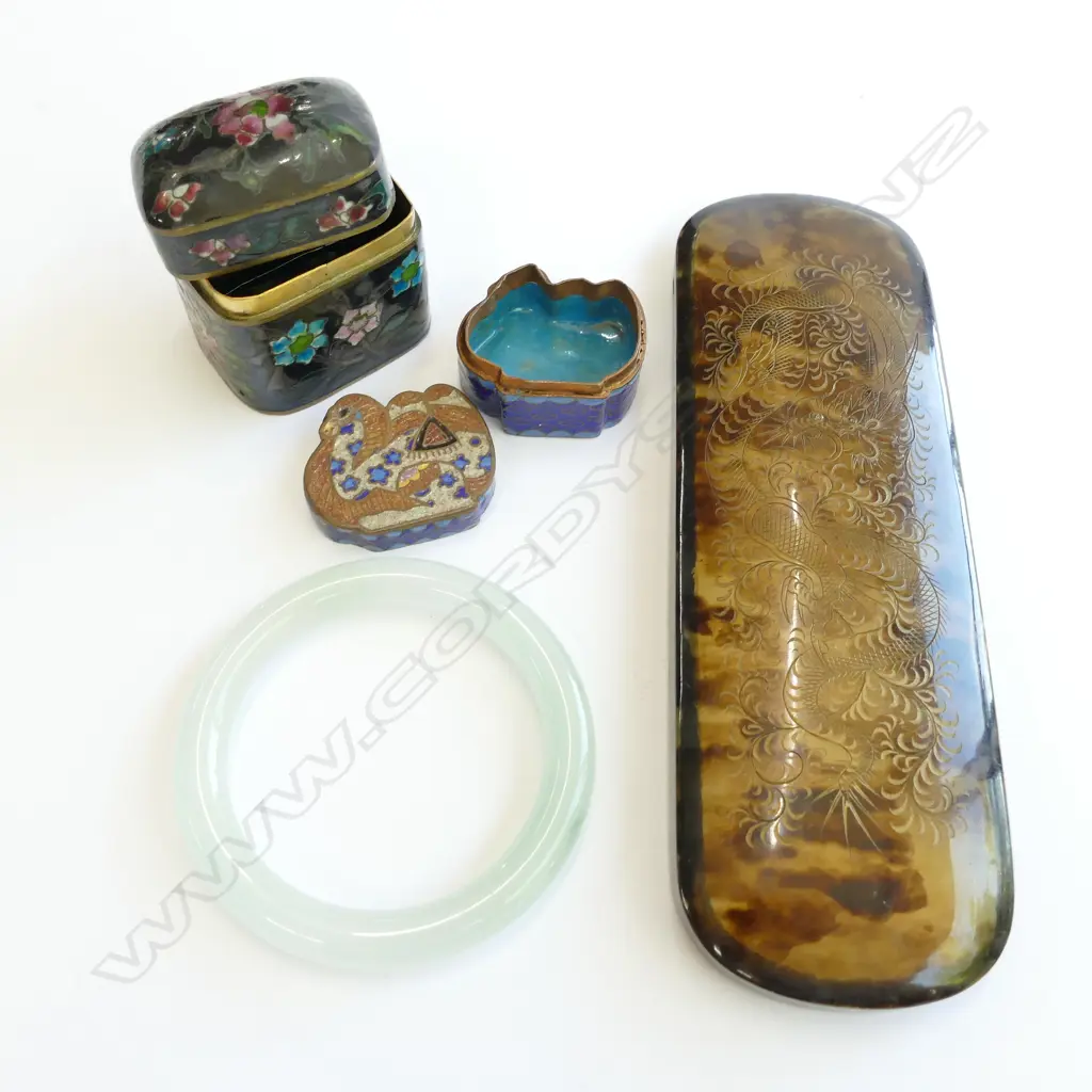 TORTIOSESHELL CASE CARVED w DRAGON + JADE BANGLE + 2 SMALL LIDDED POTS Image 1++
